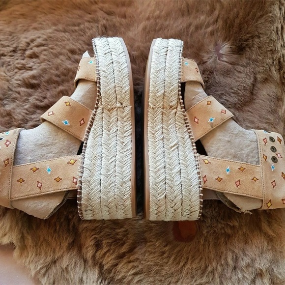 Rag & Bone Tara Wedge in Dune - Picture 4 of 8